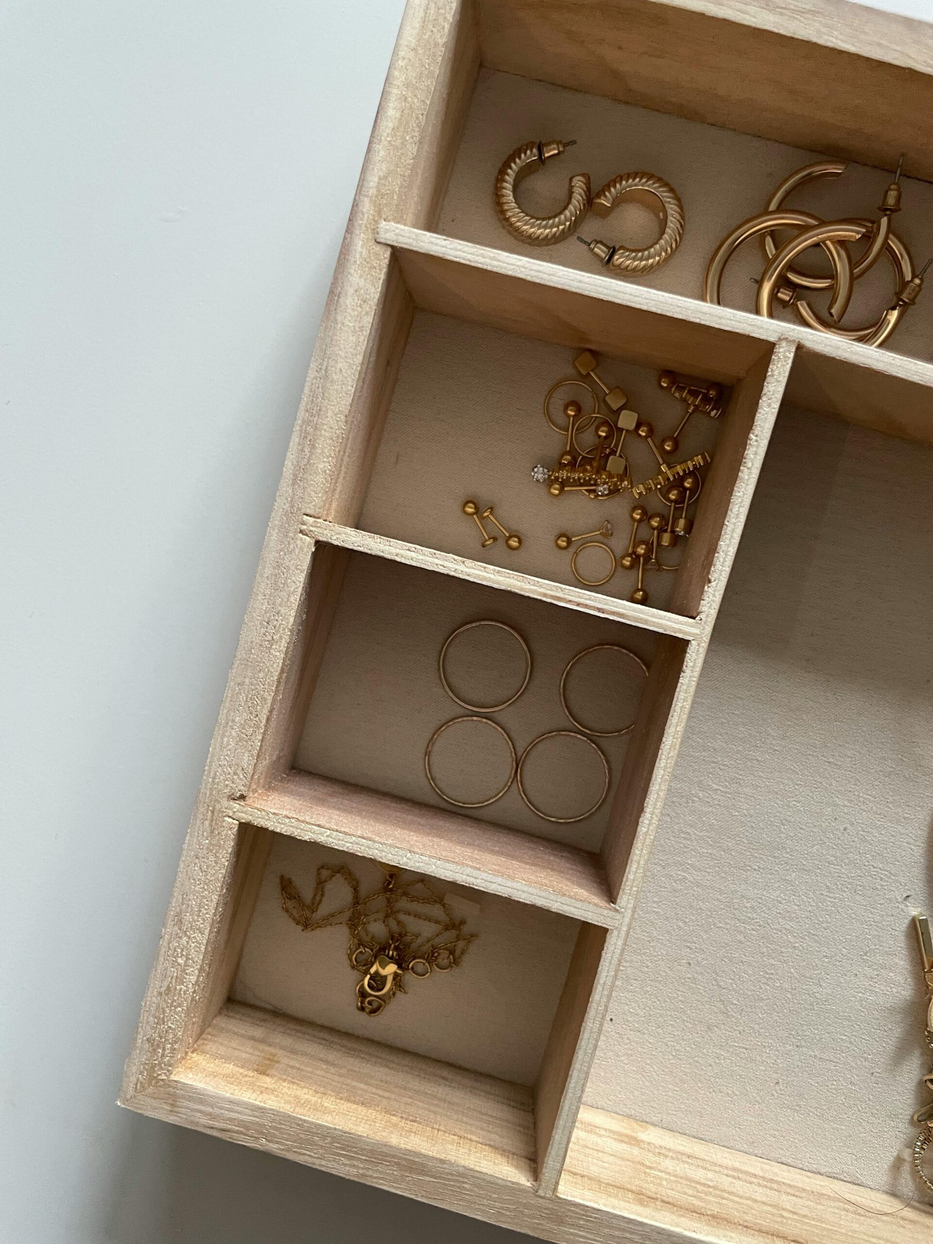 Third-generation jeweller of the Sid Forman family who founded DeluxeXchange