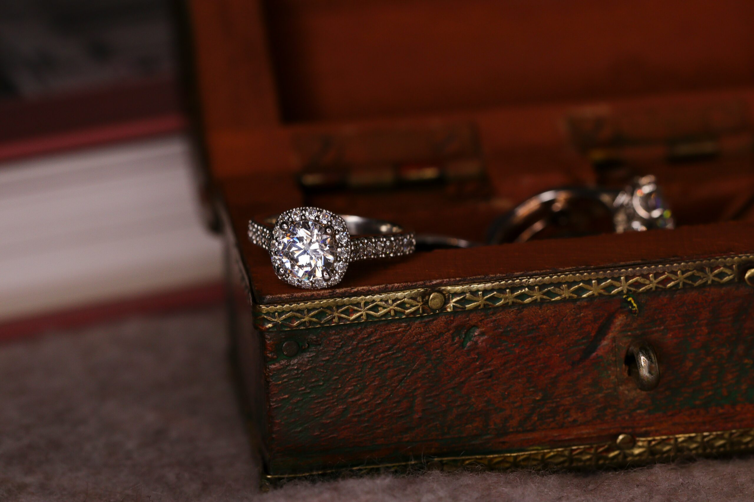 Diamond ring and loose diamonds valued by DeluxeXchange appraisers